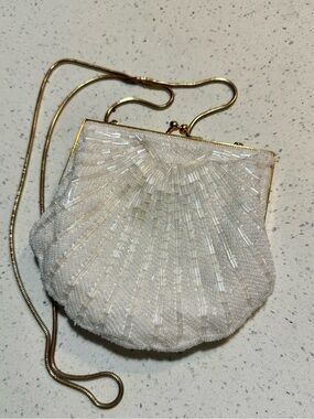 Vintage Partners White Beaded Scallop Shell Evening Bag / Clutch Purse EUC